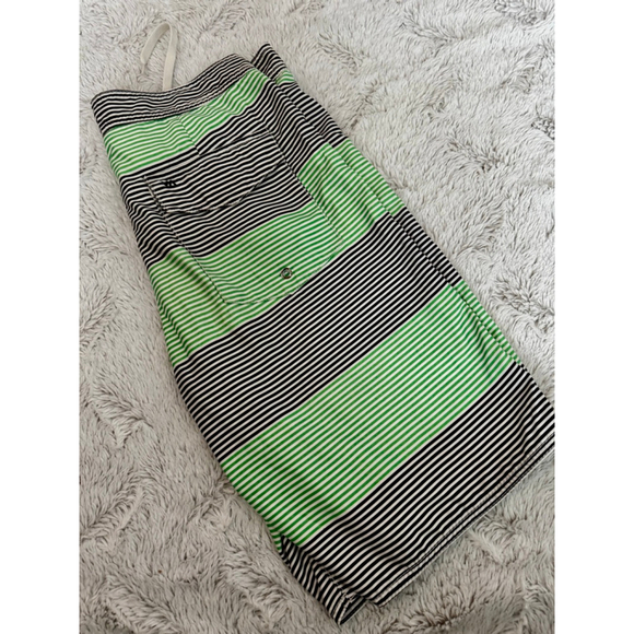 RVCA ARTIST NETWORK PACKAGE, Size 31 Board Shorts Green & Black Stripe $55 OG - Picture 6 of 6